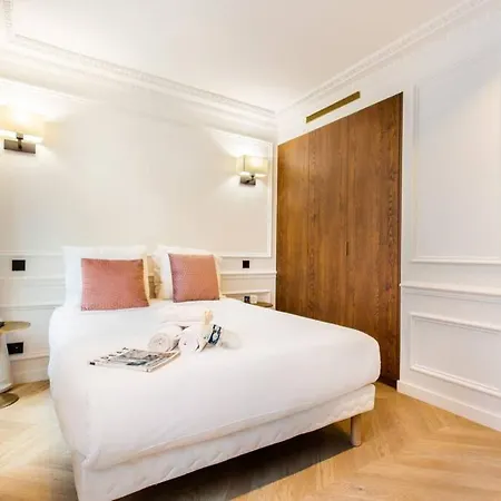 Amazing Renovated 8beds Heart Of With A/r! * Parigi
