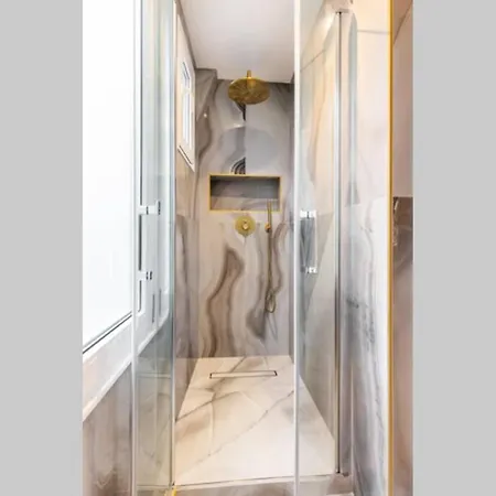 Apartment Amazing Renovated 8beds Heart Of With A/r! Paris